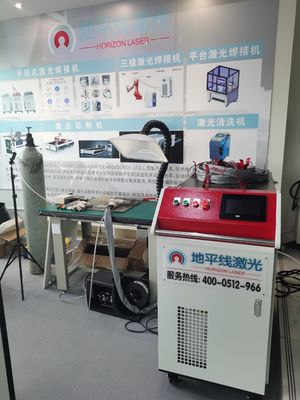 2KW 3 Phase Handheld Laser Welder 15m IEC Power Robot