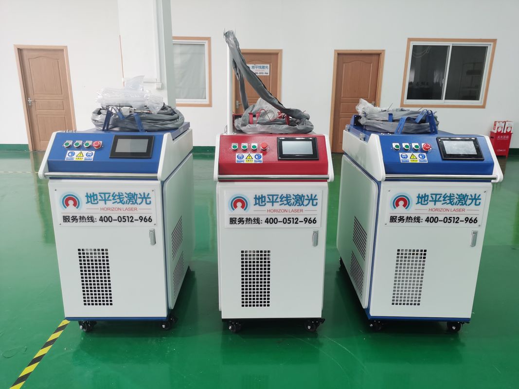 Mesin Las Laser Genggam CW 1080nm 1500W CE Dengan Chiller