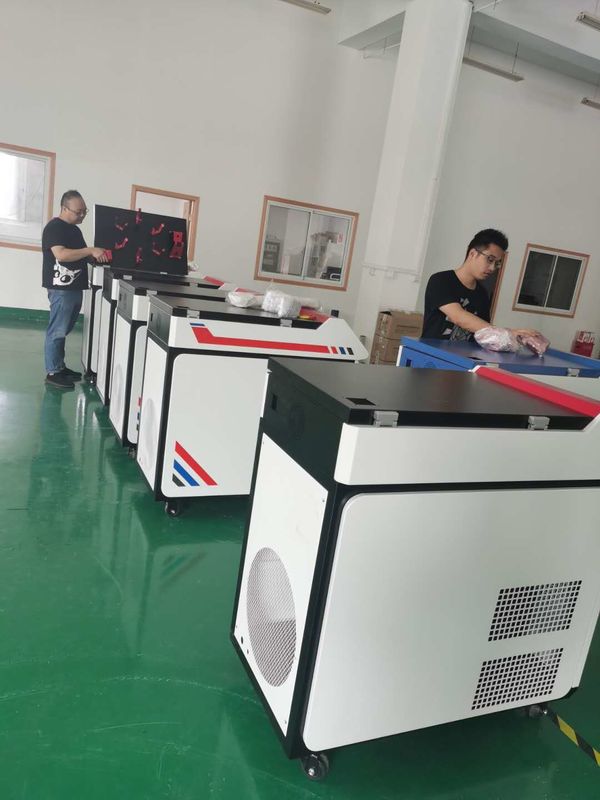50HZ 6mm 1000w Handheld Laser Welder Waktu Pembelahan Energi