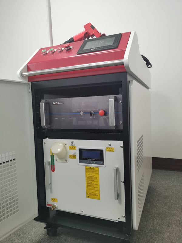 Pendingin Air 50HZ 6mm Handheld Laser Welder 120mm / S IEC60825