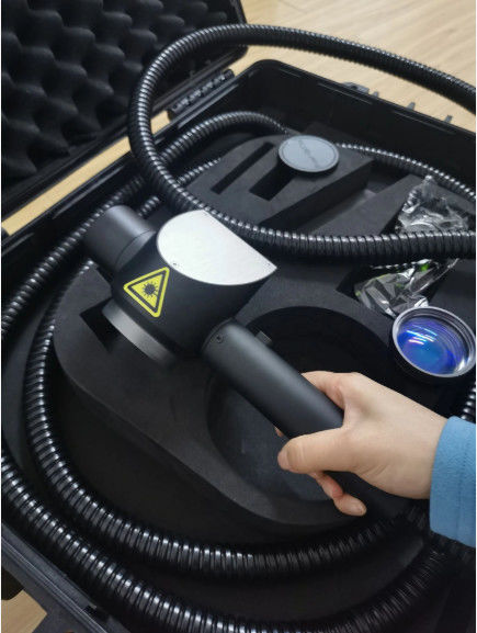 Mesin Pembersih Laser Degrease 200W 4000mm CE Tertutup Sepenuhnya