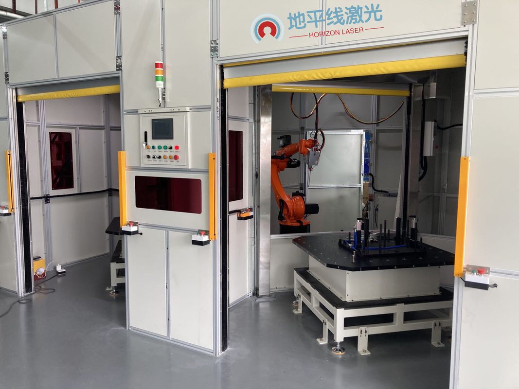 Mesin Las Laser Robot 3D 1000-6000W Pendingin Air Tebal 3mm